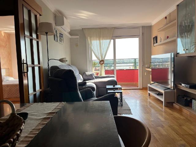 Piso en venta en avenida Francesc Macià, Esparreguera, de 90 m² 4 habitaciones por 228.000
