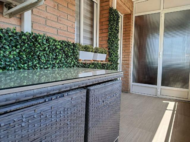 Piso en venta en avenida Morera, Badalona, de 99 m² 4 habitaciones por 450.000