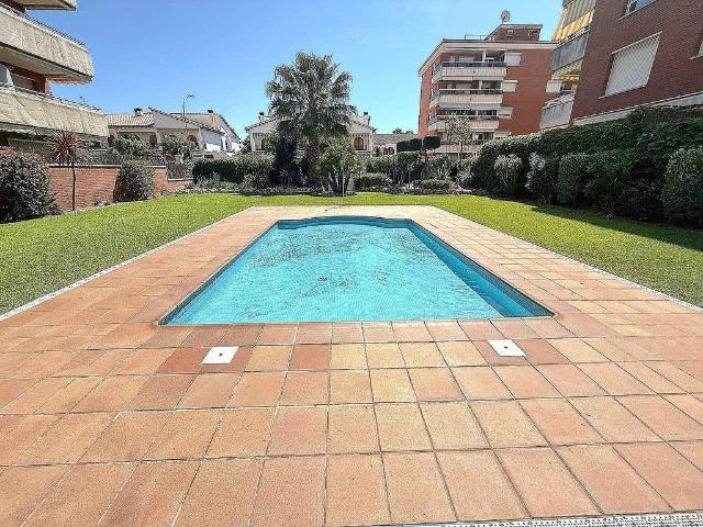 Piso en venta en avenida Mossèn Jaume Soler, Calafell, de 96 m² 4 habitaciones por 499.000