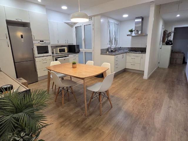 Piso en venta en avenida Meridiana, Barcelona, de 64 m² 2 habitaciones por 334.500