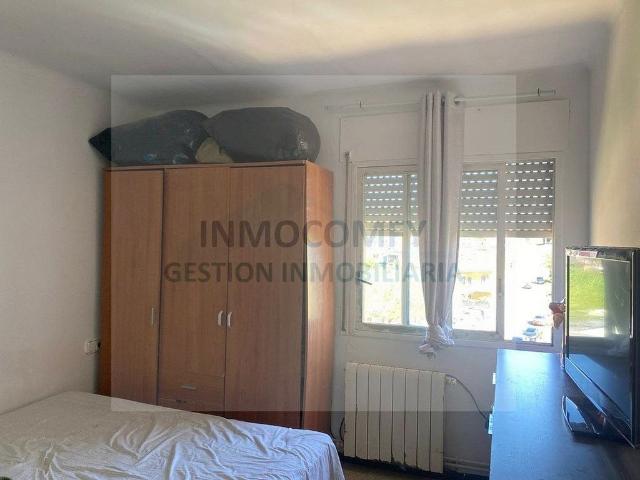 Piso en venta en avenida Sant Francesc, Bisbal d´Empordà, La, de 87 m² 3 habitaciones por 103.500