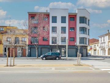 Piso en venta en avenida Puigmal, Manlleu, de 73 m² 1 habitación por 79.000