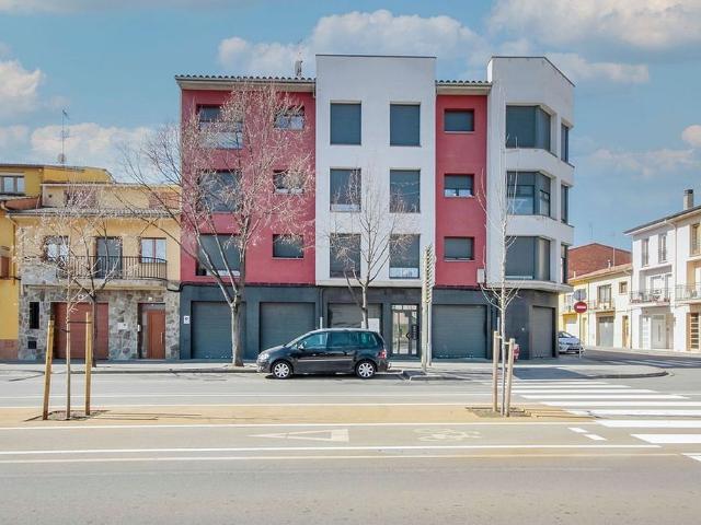 Piso en venta en avenida Puigmal, Manlleu, de 73 m² 1 habitación por 79.000