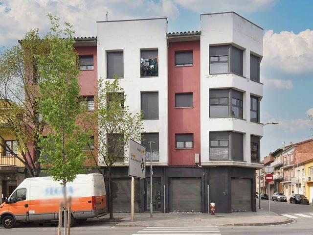 Piso en venta en avenida Puigmal, Manlleu, de 73 m² 2 habitaciones por 75.000