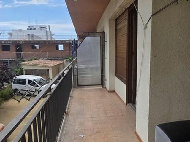 Piso en venta en avenida Reina Fabiola, Lloret de Mar, de 75 m² 3 habitaciones por 157.000