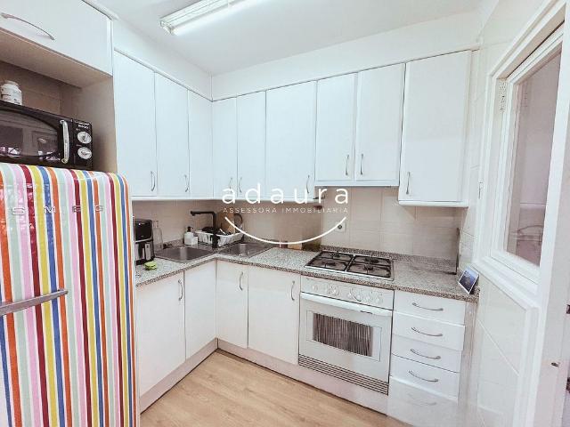 Piso en venta en avenida Torner, Mataró, de 60 m² 2 habitaciones por 216.000