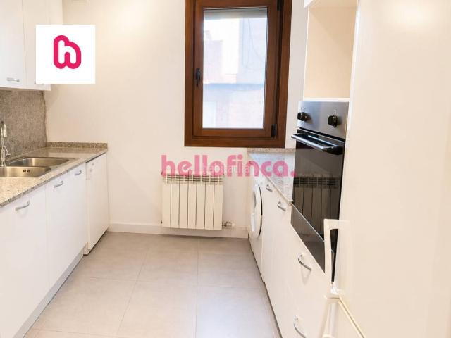 Piso en venta en Avià. Piso reformado en el centro histórico de Avià con vistas a la montaña. Pisos.