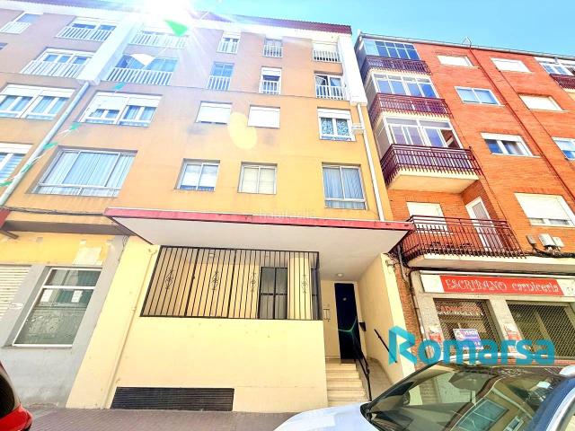 Piso en venta en Ávila, San Antonio. ESTUPENDO PISITO EN ZONA SAN ANTONIO. Pisos.