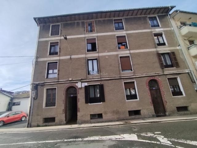 Piso en venta en Azkoitia. Bonito Piso de 74m2 para adaptarlo a tu gusto con vistas despejadas. Pisos.