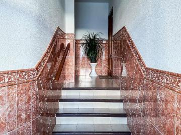 Piso en venta en Azuaga. PISO AMPLIO CON GARAJE, ASCENSOR Y ALTA RENTABILIDAD. Pisos.