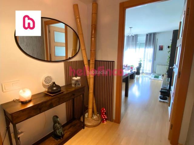 Piso en venta en Abrera. Piso amplio y luminoso con terrazas, parking y trastero en Abrera. Pisos.