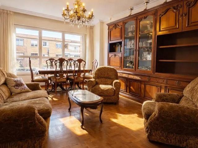 Piso en Venta en Adurtza