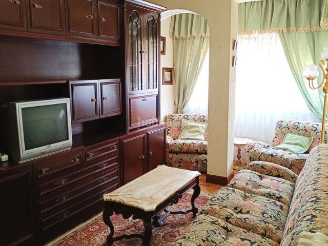 Piso en venta en Aguilar de Campoo. Descubre este céntrico piso en venta situado en la localidad de Aguilar de Campoo. Con un espacio de 64 metros cuadrados útiles, p. Pisos Aguilar de.