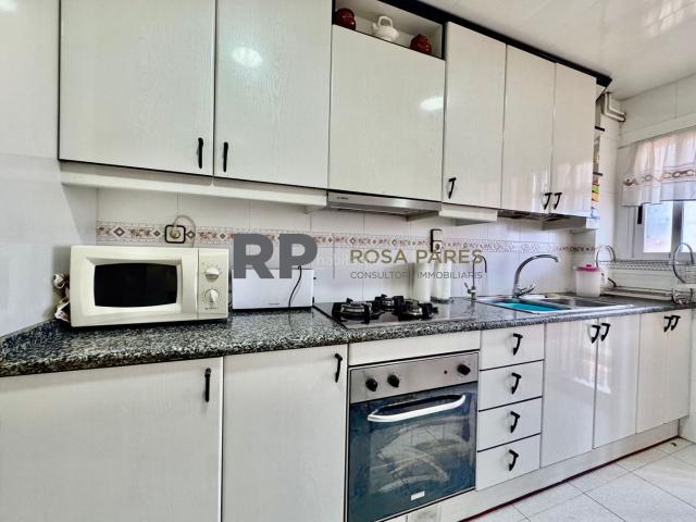 Piso en venta en Aiguafreda. PISO EN VENTA EN AIGUAFREDA 4 DORMITORIOS, CHIMENEA Y BALCONES. Pisos.