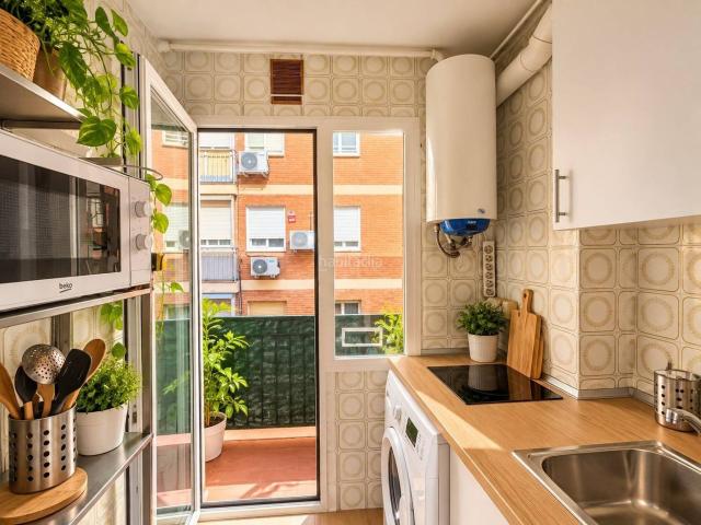 Piso en venta en Alcobendas, Centro. Piso de 2 habitaciones con terraza en Alcobendas. Pisos.