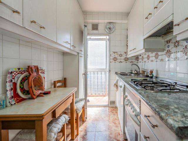 Piso en venta en Alcobendas, Centro. Piso en Marques de la Valdavia. Pisos.