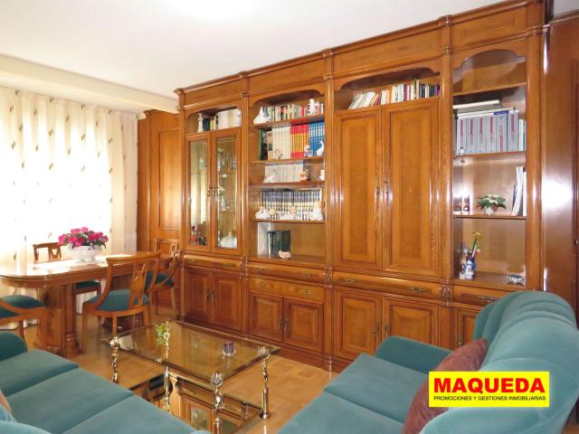 Piso en venta en Alcorcón, Casco Antiguo. Piso en venta amueblado con terraza, ascensor y excelente ubicación en el centro de Alcorcón. Pisos.