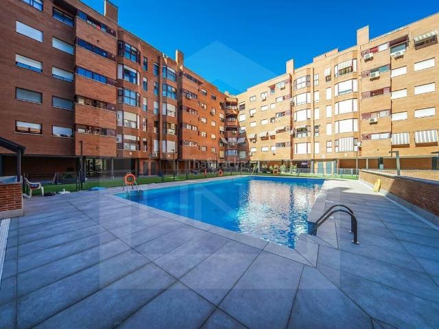 Piso en venta en Alcorcón, Prado de Santo Domingo. Confort, estilo y espacio en Alcorcón piso de 3 dormitorios con garaje, trastero y piscina. Pisos.