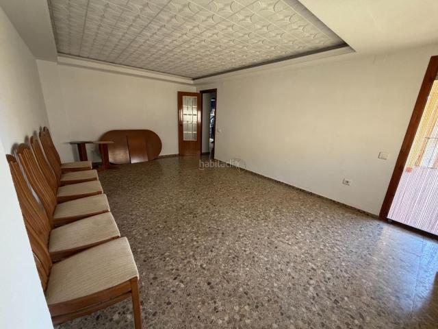 Piso en venta en Alcora l´. REMAX SOROLLA PRESENTA EN EXCLUSIVA ESTE PISO AMPLIO Y LUMINOSO EN UNA DE LAS MEJORES ZONAS DE LALCORA. Pisos Alcora.