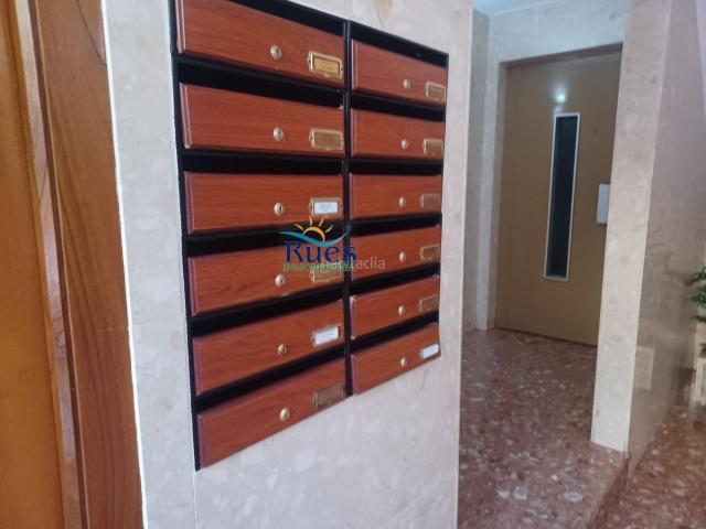 Piso en venta en Alcora l´. UNA VIVIENDA BIEN DISTRIBUIDA, BIEN CONSERVADA Y A BUEN PRECIO EN BUENA ZONA y EN ENTORNO RURAL MUY ATRACTIVO. Pisos Alcora.