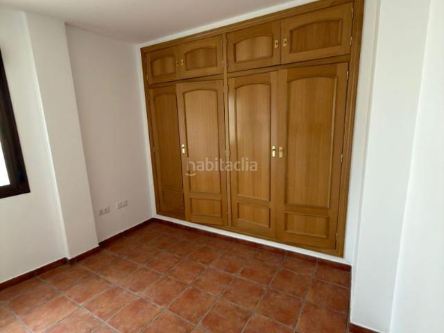 Piso en venta en Alcaucín. Pisos.