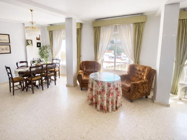Piso en venta en Alcalá de los Gazules. Amplio piso de 3 dormitorios con balcón en plena Calle Real de Alcalá de los Gazules. Pisos Alcalá de los.