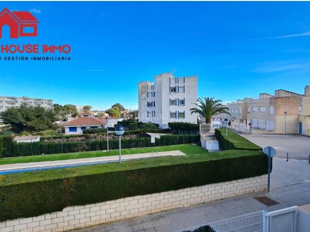 Piso en venta en Alcanar Costa Dorada. Venta de piso con terraza independiente con vistas en Alcanar. Pisos.