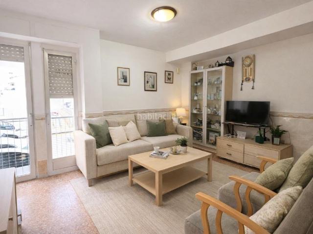 Piso en venta en Alcúdia de Crespins l´. Amplio piso esquinero, muy luminoso, con garaje y trastero en LAlcúdia de Crespins. Pisos Alcúdia de Crespins.