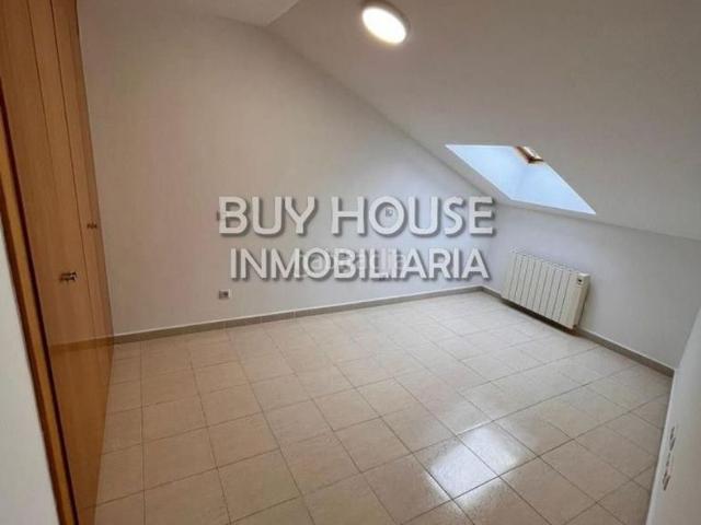 Piso en venta en Alameda de la Sagra. AMPLIO ÁTICO DÚPLEX EN EL CENTRO DE ALAMEDA DE LA SAGRA TOLEDO. OPORTUNIDAD INVERSIÓN!. Pisos Alameda de la.