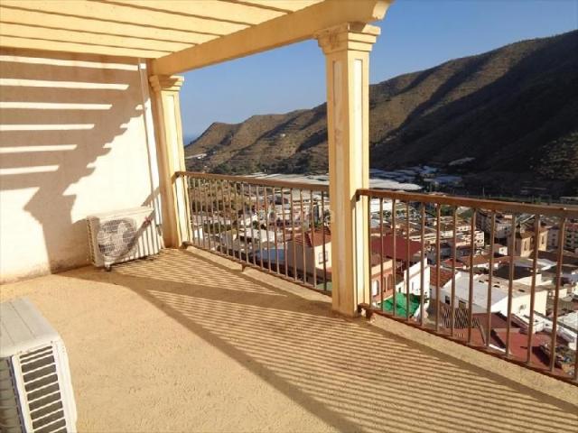 Piso en venta en Albuñol. Pisos.