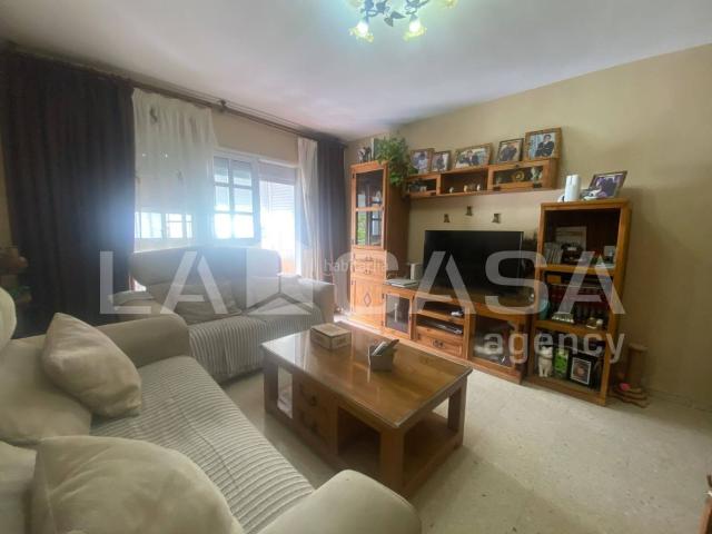 Piso en venta en Algeciras, La Granja La Colina Los Pastores. EXCELENTE PISO EN LA GRANJA. Pisos.