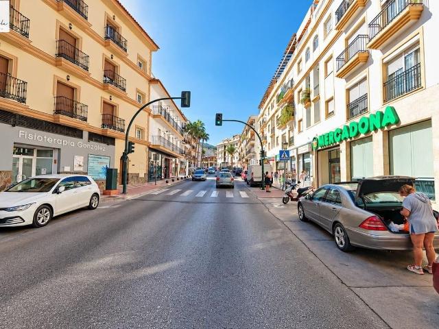 Piso en venta en Alhaurín el Grande, Centro. Vive en el centro de Alhaurín el Grande! Amplio piso reformado de 3 dormitorios, con garaje y trastero. Pisos Alhaurín el.