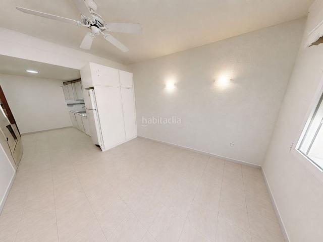 Piso en venta en Alicante, Casco Antiguo Sta. Cruz Ayuntamiento. Acogedor piso a tan solo 100 metros de la Playa del Postiguet. Pisos.