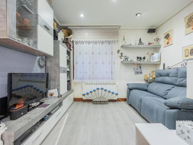Piso en venta en Alonsotegi. INMOBILIARIA CAMPUZANO VENDE piso en Alonsotegi. Pisos.