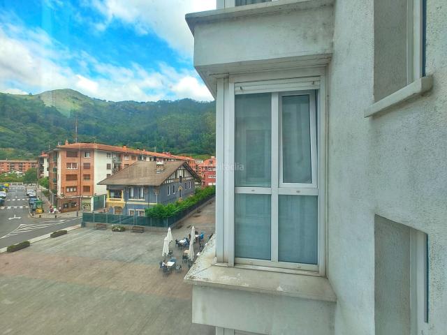 Piso en venta en Alonsotegi. Piso a la Venta en Alonsotegui con garaje opcional. Pisos.
