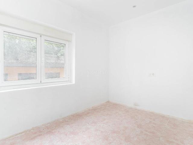 Piso en venta en Aller. Piso de 3 habitaciones y 1 baño semireformado. Pisos.