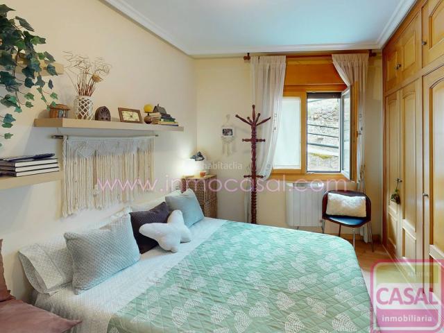 Piso en venta en Aller. SE VENDE APARTAMENTO EN FELECHOSA. Bajo sin ascensor, de una habitación doble, salón comedor, baño con bañera, cocina, trastero. Pisos.