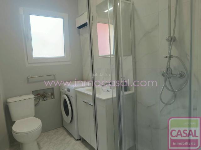 Piso en venta en Aller. SE VENDE PISO EN MOREDA. Totalmente reformado. De dos habitaciones, baño con plato de ducha y ventana, salón y cocina amplia. Pisos.