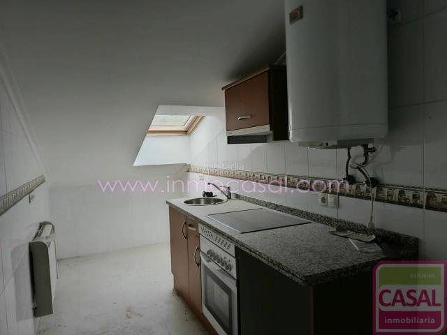 Piso en venta en Aller. SE VENDE UN ATICO EN FELECHOSA. Un cuarto con ascensor, con dos habitaciones dobles, cocina, salón comedor amplio, un baño y un as. Pisos.