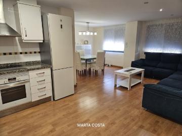 Piso en venta en Almoines. ¡Oportunidad en Almoines! Piso juvenil, totalmente exterior y listo para entrar a vivir. Pisos.