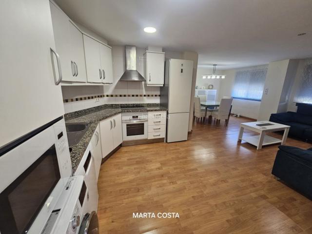 Piso en venta en Almoines. ¡Oportunidad en Almoines! Piso juvenil, totalmente exterior y listo para entrar a vivir. Pisos.
