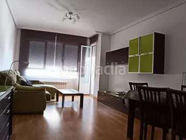 Piso en venta en Almazán. Piso con garaje, ascensor y terraza en Calle Miguel Delibes, Almazán Soria, 42200. Pisos.
