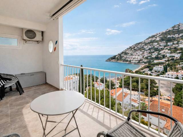 Piso en Venta en Almadrava Canyelles Puig Rom