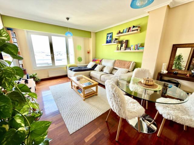 Piso en venta en Almeiras