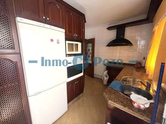Piso en venta en Almendralejo. Piso de 4 habitaciones y 2 baños en Avenida de la Paz 92.900. Pisos.