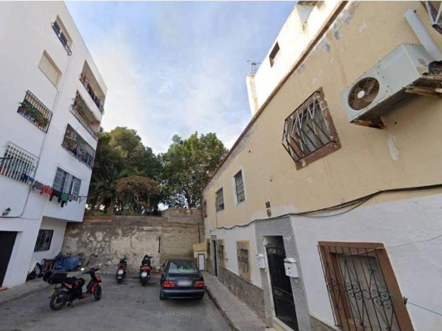 Piso en Venta en Almería
