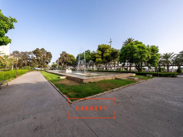 Piso en venta en Almería, Centro. CABOKEY VENDE PISO EN RENTABILIDAD EN PARQUE NICOLAS SALMERON. Pisos.