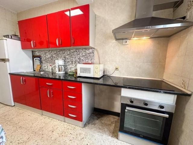 Piso en venta en Almería, Centro. Gran piso de 4 Dormitorios en el centro. Pisos.