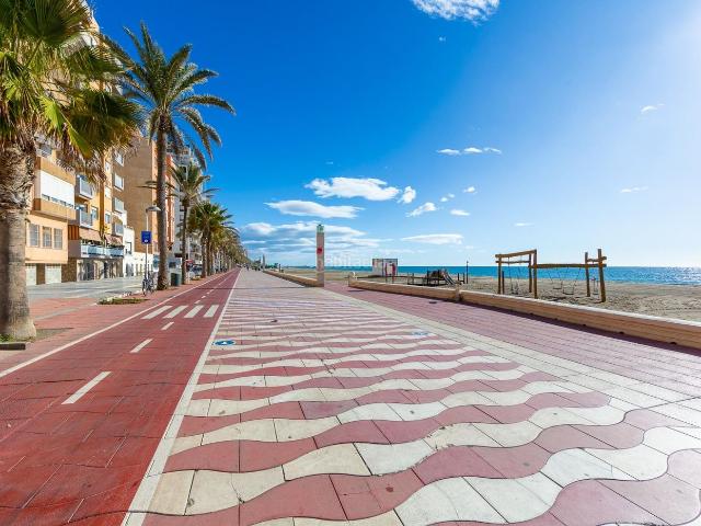 Piso en venta en Almería, Ciudad Jardín Tagarete El Zapillo. Piso a un paso del mar en Playa San Miguel Zapillo Almería. Pisos.