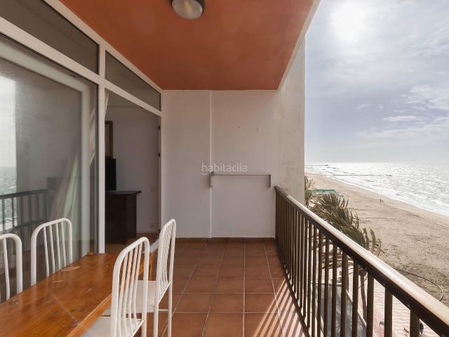 Piso en venta en Almería, Ciudad Jardín Tagarete El Zapillo. PISO EN PRIMERA LINEA DE PLAYA PASEO MARITIMO CARMEN DE BURGOS. Pisos.